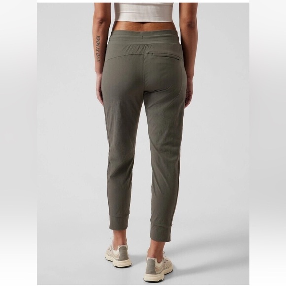 Athleta Trekkie North Jogger Pant Hiking Trail  Arbor Olive #405726 - Picture 3 of 15